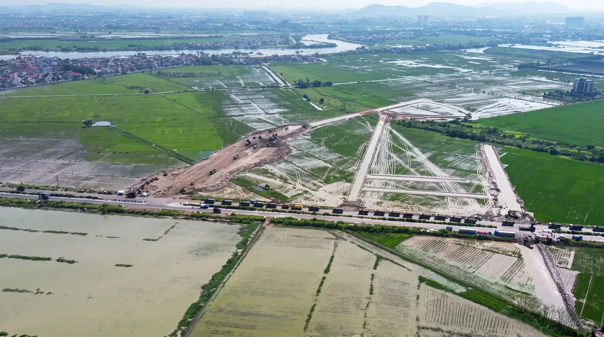 Toàn cảnh khu vực triển khai dự án Vinhomes King Park từ trên cao Toàn cảnh khu vực triển khai dự án Vinhomes King Park từ trên cao